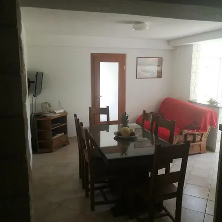 Goles Apartment *